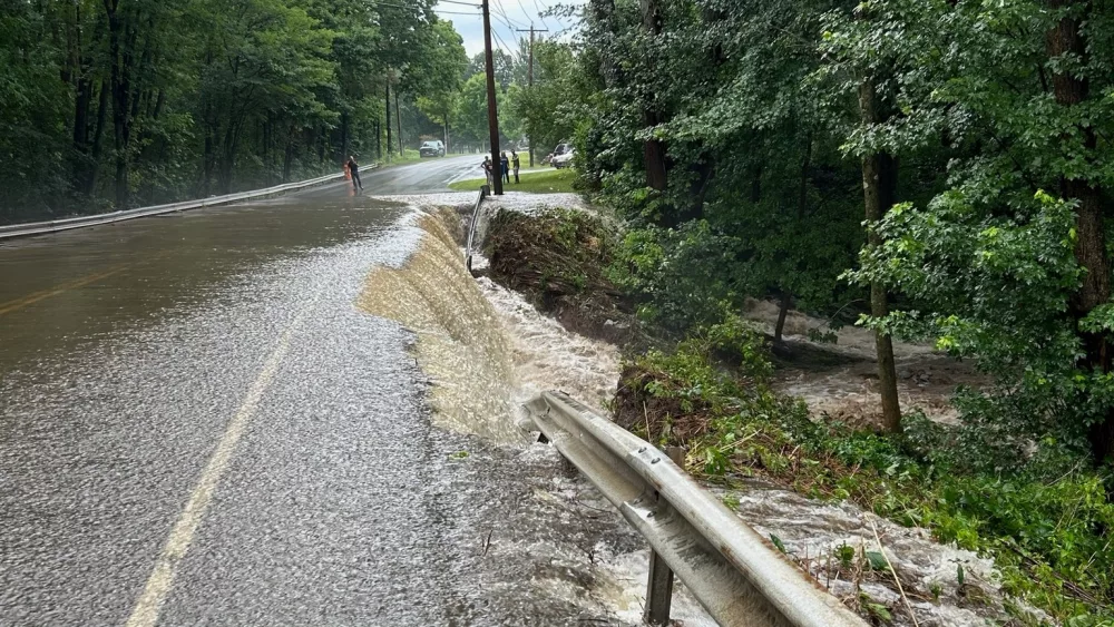 lewis-flooding-2443103