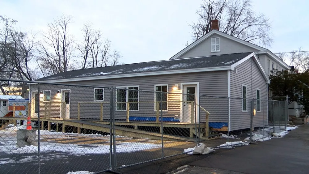 burlington-vt-homeless-shelter-pods-communal-building515981
