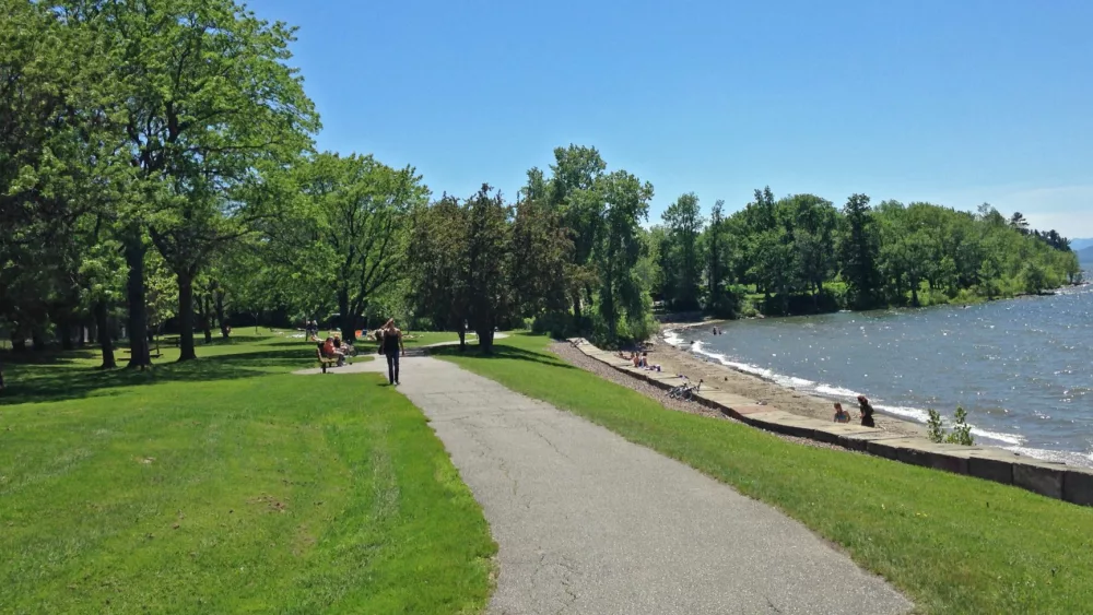 oakledge-bikepathbeach598805