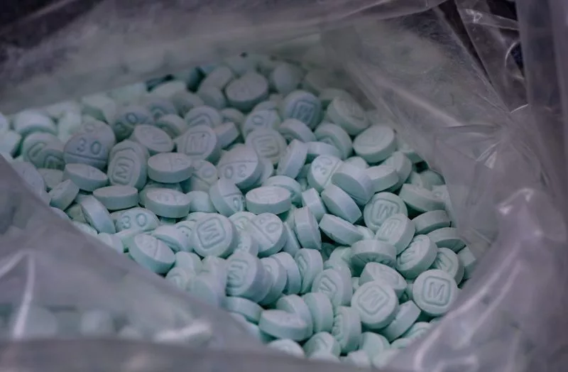 fentanyl_oxy_30mg_bulk-pill-spill_2-e1727300419415693869
