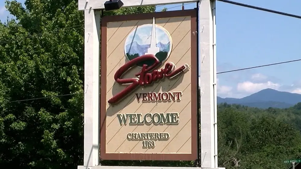 stowe-vt-welcome-sign968657