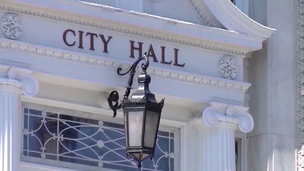 burlington-vt-city-hall-sign-over-door842392