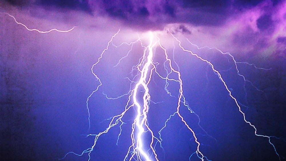 thunderstorm-1637775