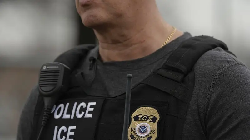 top-roadblock_121724_ap_julia-demaree-nikhinson-e173775804434457781
