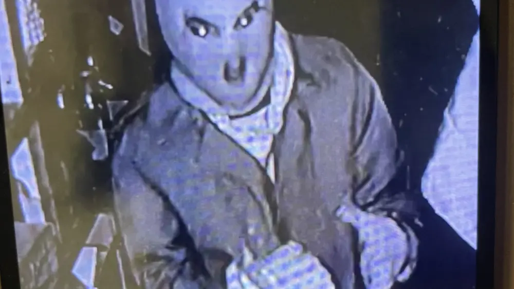 45158747-rotated5840