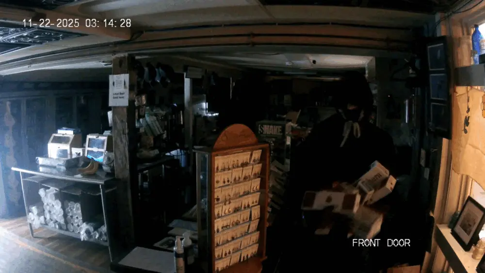 vlcsnap-2025-12-08-10h31m39s992-2-1771187