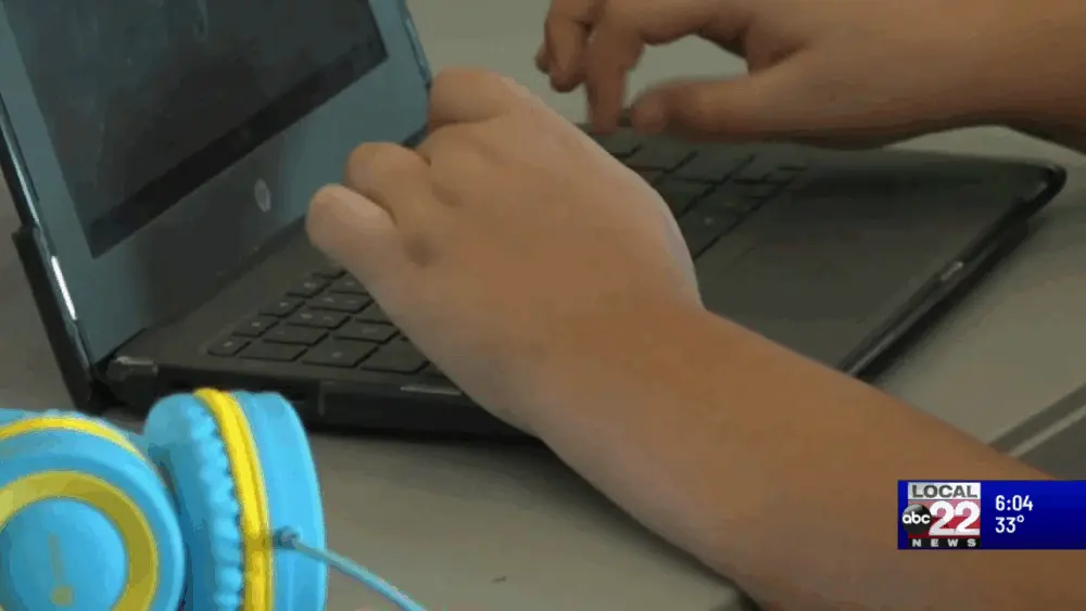 vlcsnap-2025-12-10-19h07m54s748792137