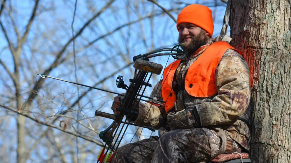 treestand-bowhunter-vfwd-by-maria-gigliello636961