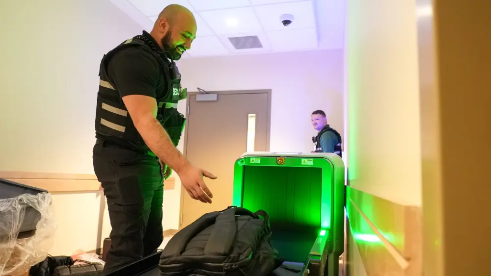 uvmmc_bag-scanner_1332451