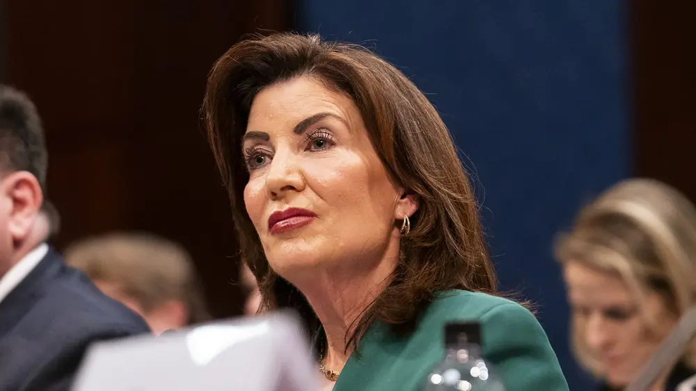 hochulkathy_061225gn05_w_04b081418828