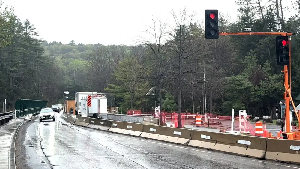 quechee-bridge613713
