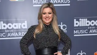 Kelly Clarkson arrives for the 'Kelly Clarkson photo call for the 2018 Billboard Music Awards on May 17^ 2018 in Universal City^ CA