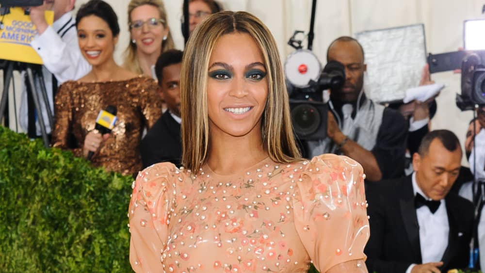 Beyoncé drops video for 