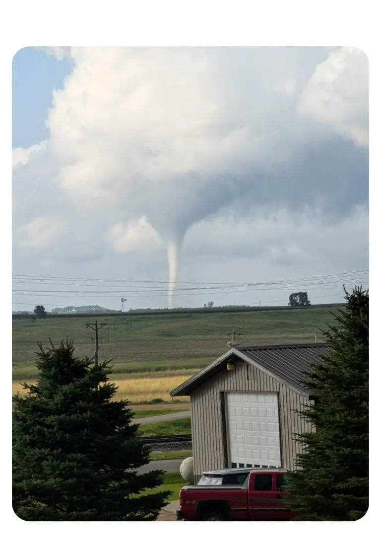 tornado-768x1121263194-1