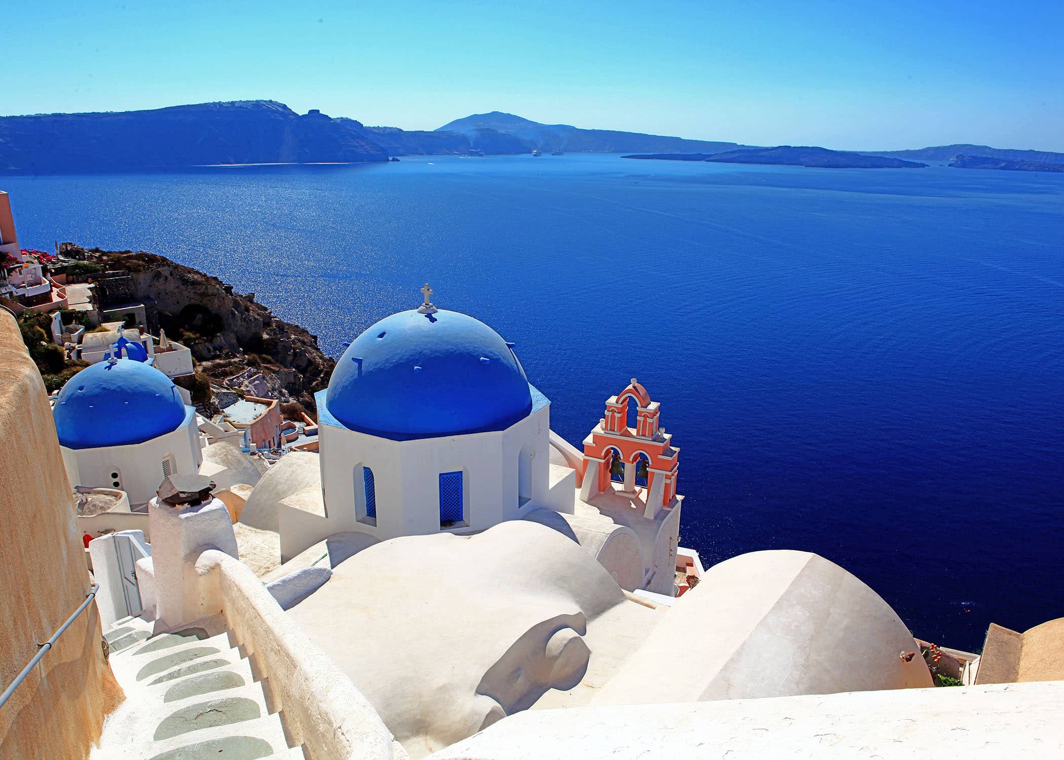 collette-greece-1-santorini-blue-chapel