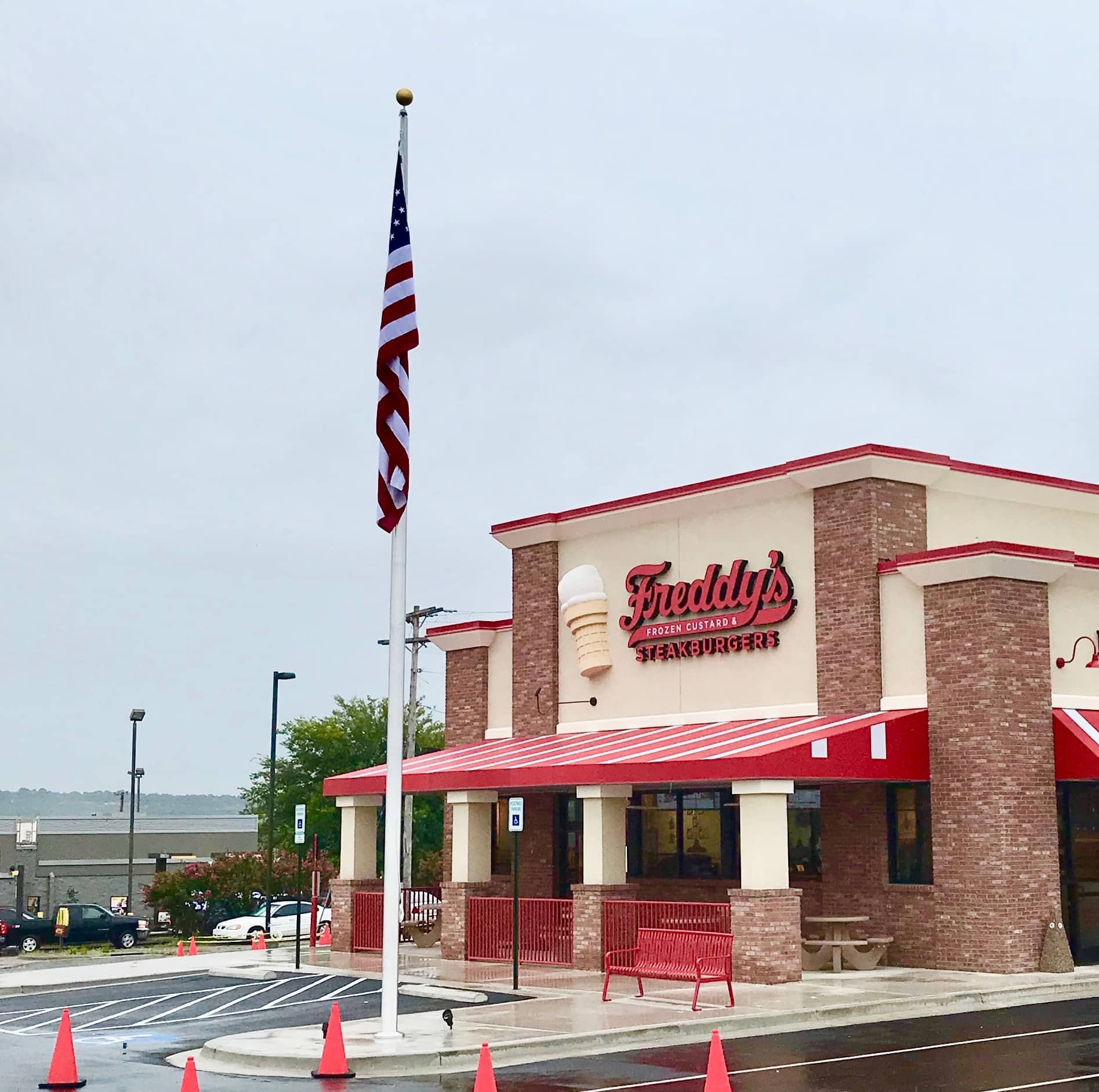 Freddy's Frozen Custard opens St. Louis-area location