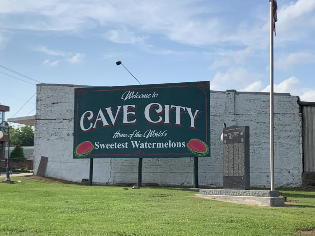 cave-city-sign-2