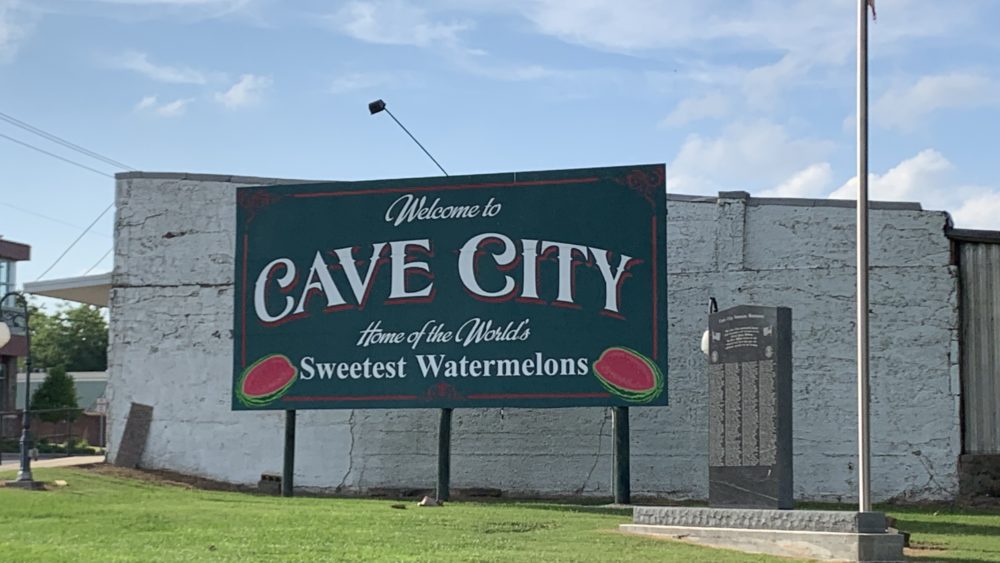 cave-city-sign