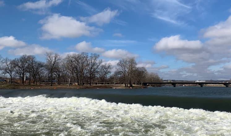 white-river-dam-lock-1-at-batesville-featured