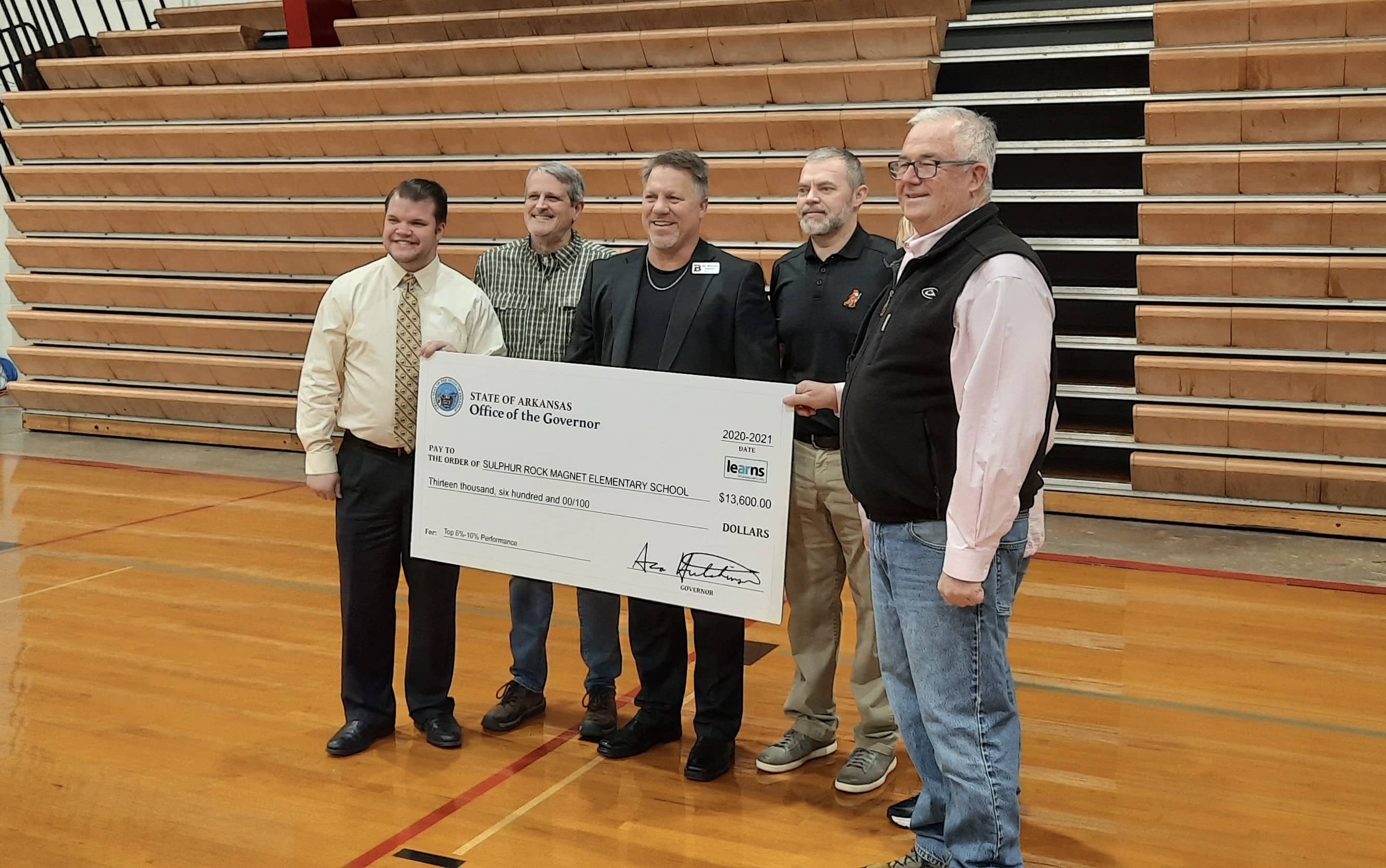 Sulphur Rock Elementary celebrates performance as school receives award