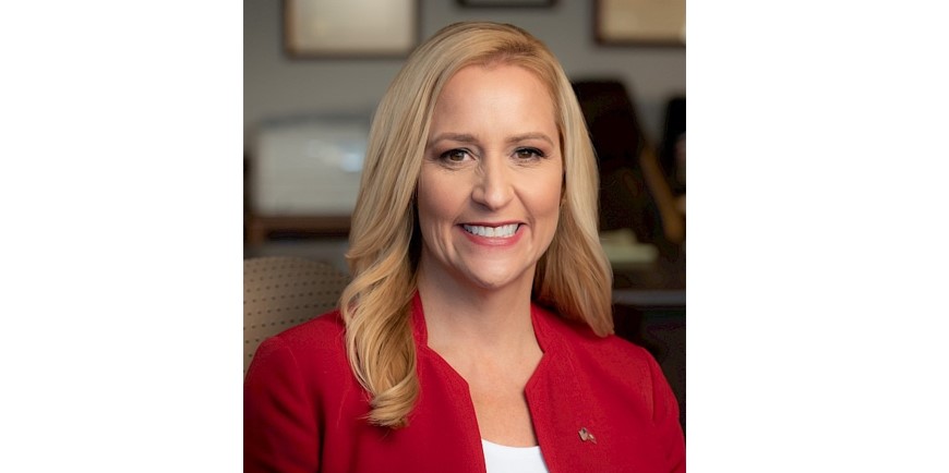 leslie-rutledge-official-2022-featured