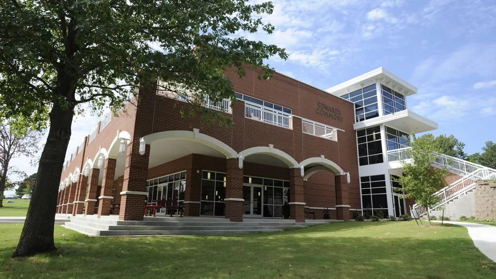 edwards_commons-lyon-college