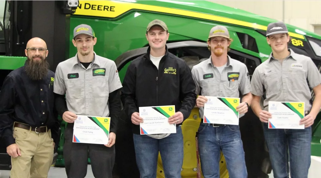 john-deere-scholarship-recipients-featured