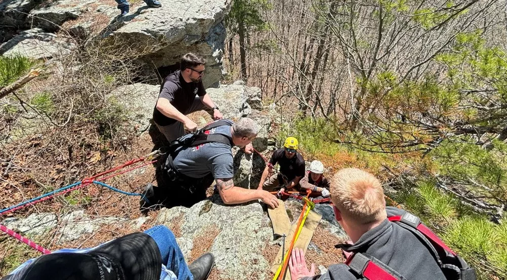 bfd-jamestown-crag-rope-team-rescue