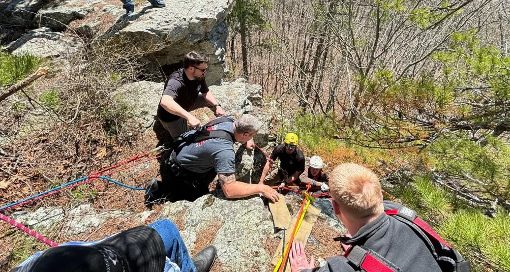 bfd-jamestown-crag-rope-team-rescue