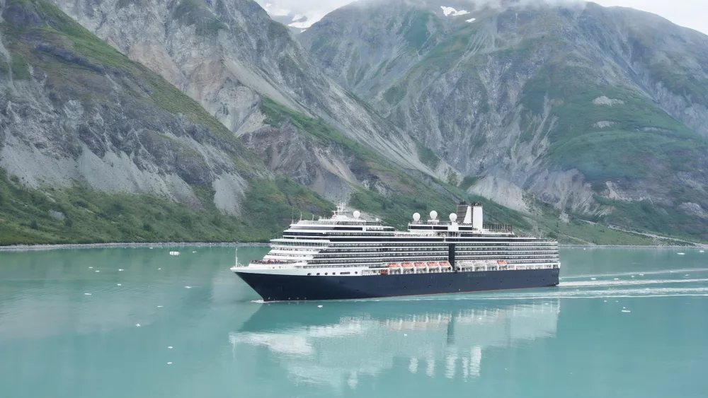 photo-alaska-cruising-glacier-bay