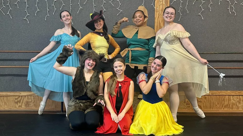 nadt-little-red-riding-hood-2025