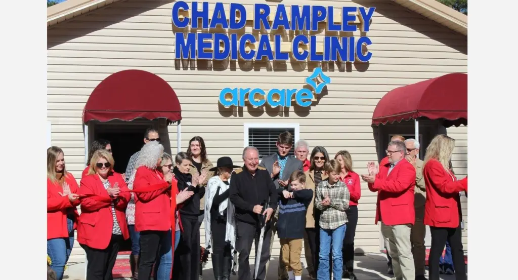 john-3-16-chad-rampley-medical-clinic-ribbon-cutting-andrea-bruner