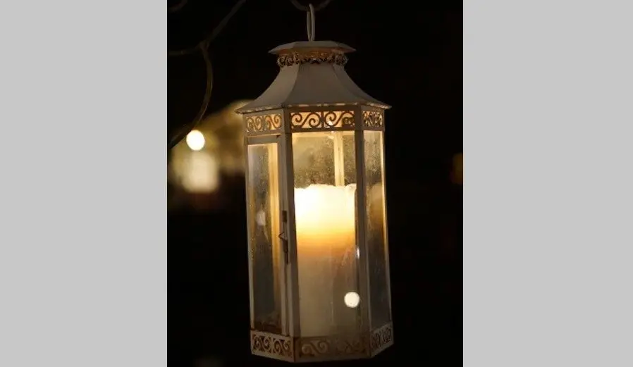 willis-funeral-lantern