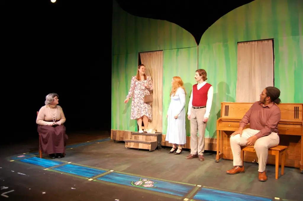 eden-bodeker-in-miss-lulu-bett