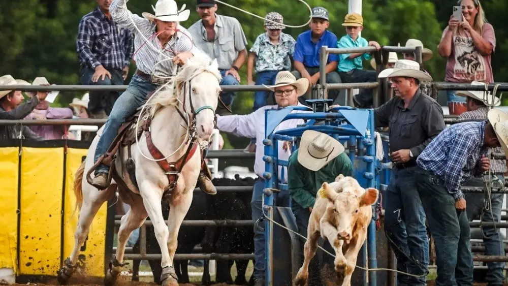 laura-keller-batesville-rodeo
