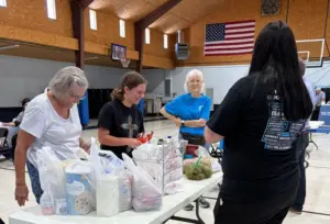 food-pantry-volunteers