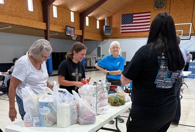 food-pantry-volunteers