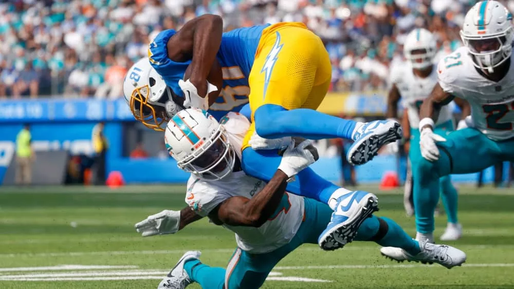 Chargers' Mike Williams tore his left ACL during Sunday's win, MRI