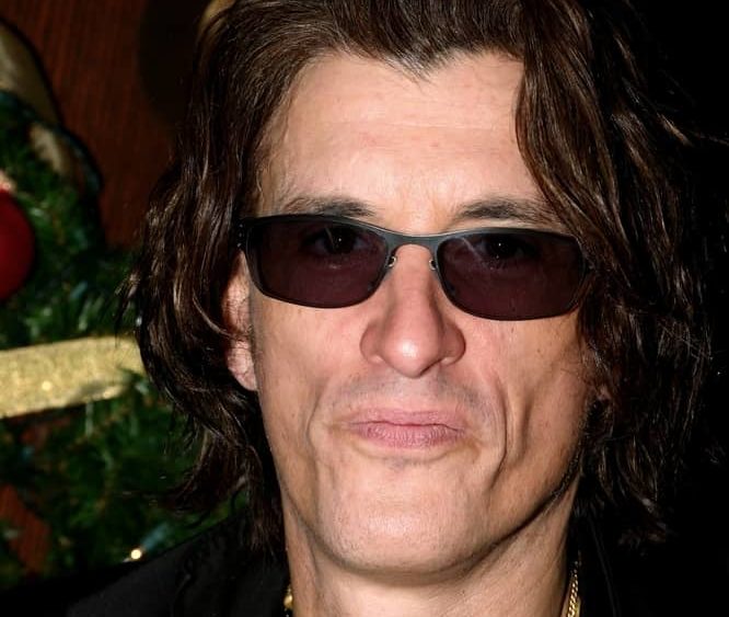 joe-perry-launches-rock-your-world-hot-sauce