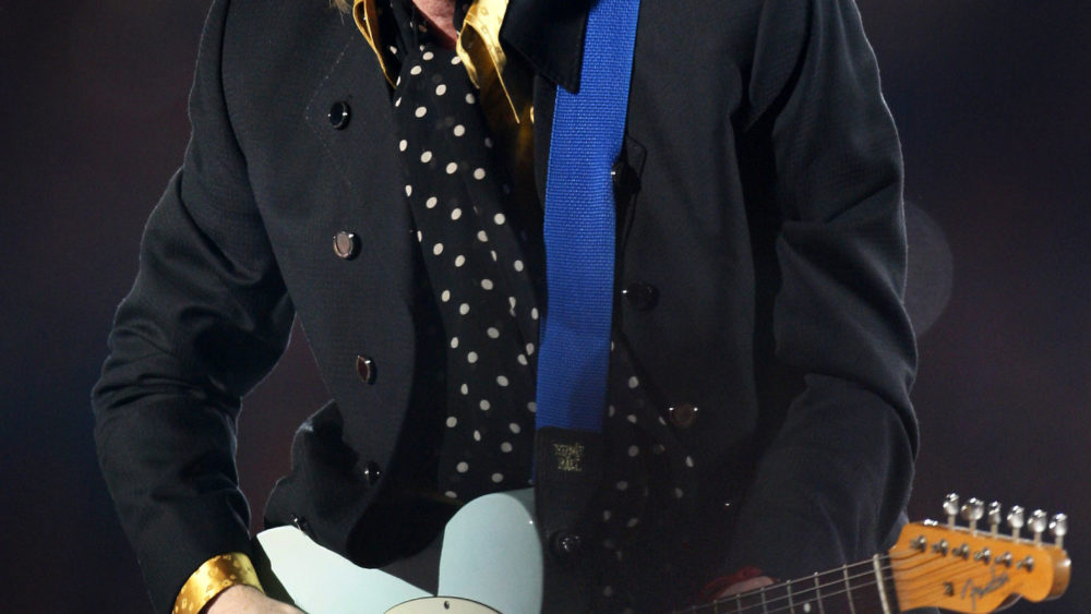 singer-tom-petty-and-the-heartbreakers-perform-during-the-half-time-show-at-super-bowl-xlii-in-glendale
