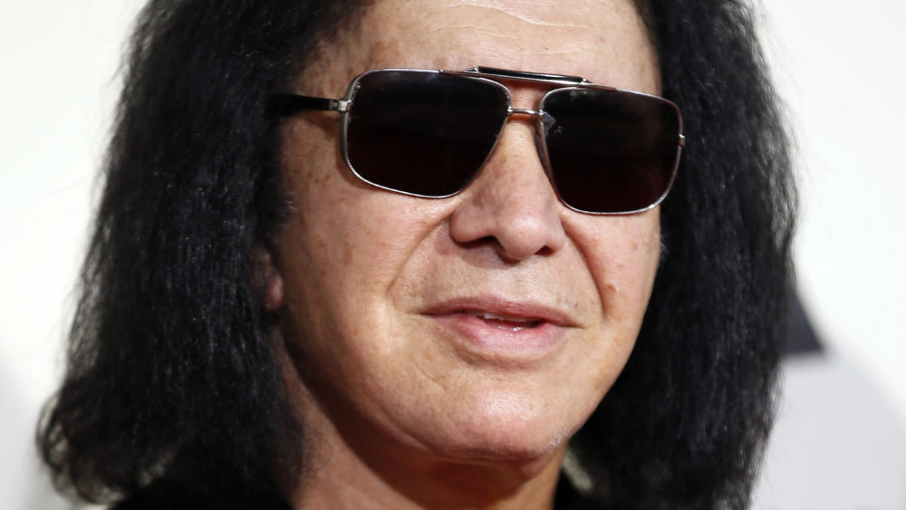gene-simmons-arrives-at-the-58th-grammy-awards-in-los-angeles-2
