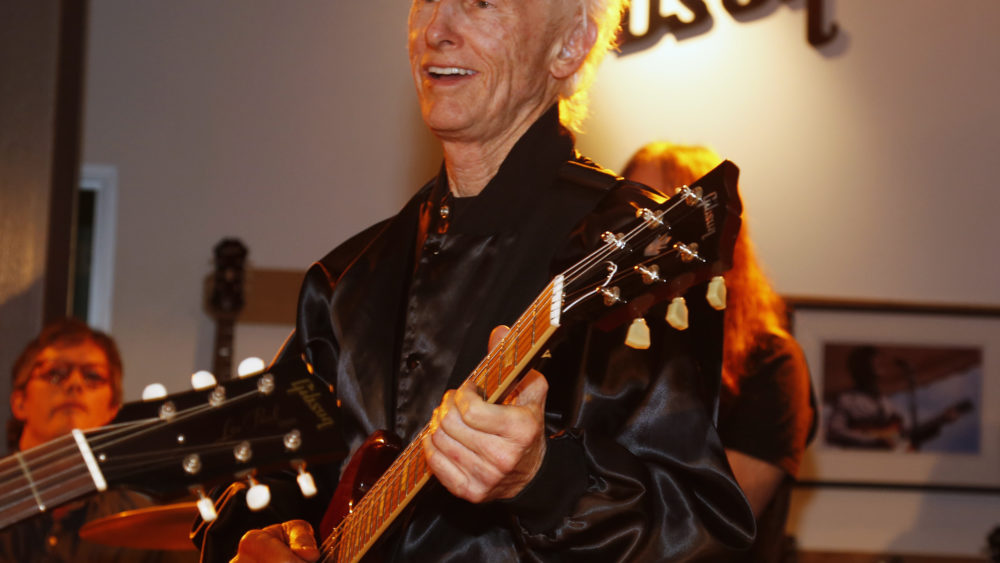 robby-krieger-guitarist-of-the-doors-performs-in-beverly-hills
