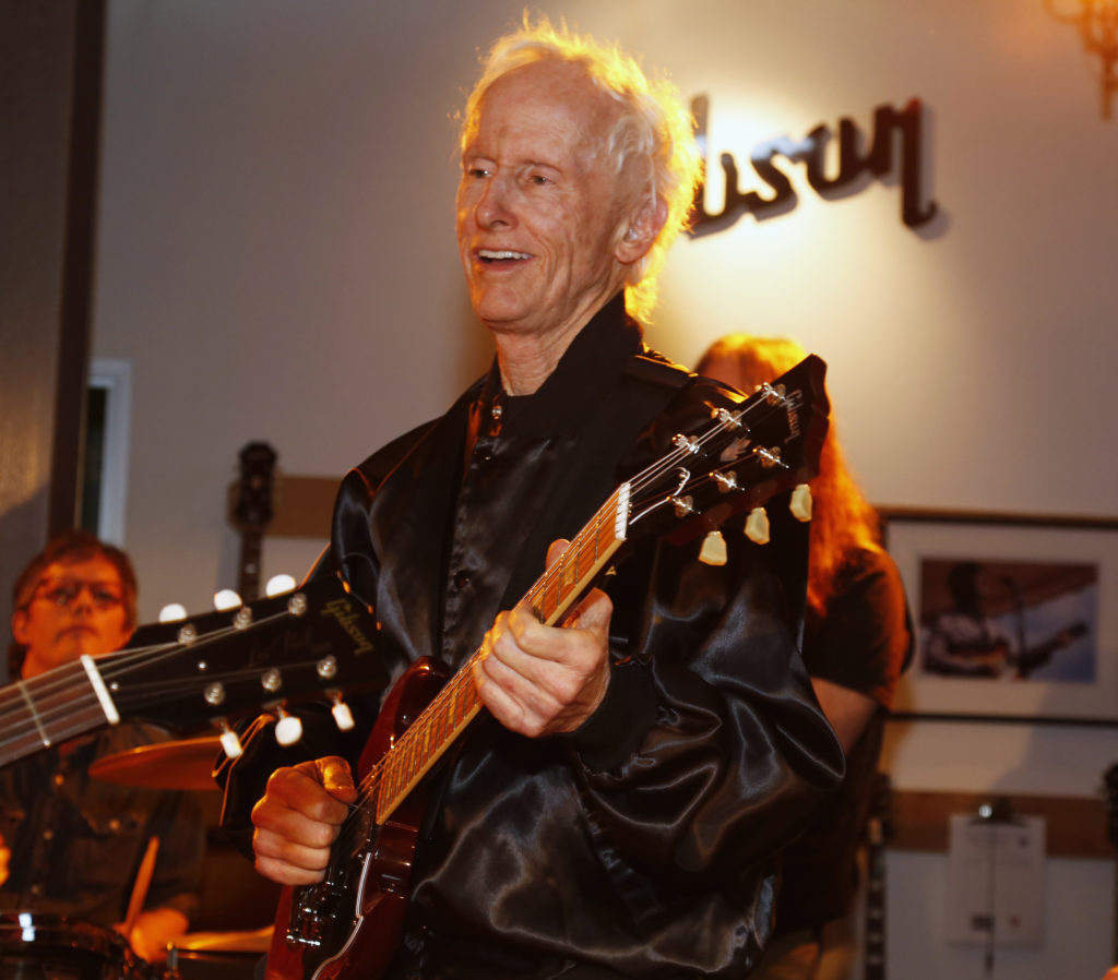 robby-krieger-guitarist-of-the-doors-performs-in-beverly-hills-2