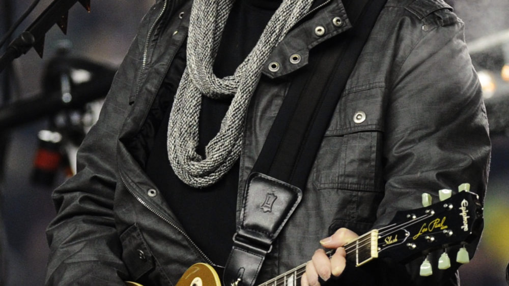 singer-bachman-performs-at-half-time-during-the-cfls-98th-grey-cup-football-game-in-edmonton-3