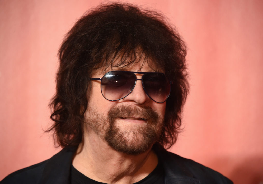 jeff-lynne-attends-the-2017-musicares-event-in-los-angeles