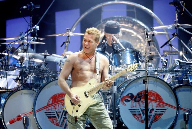 eddie-van-halen-of-van-halen-performs-at-tiger-jam-xi-in-las-vegas-2