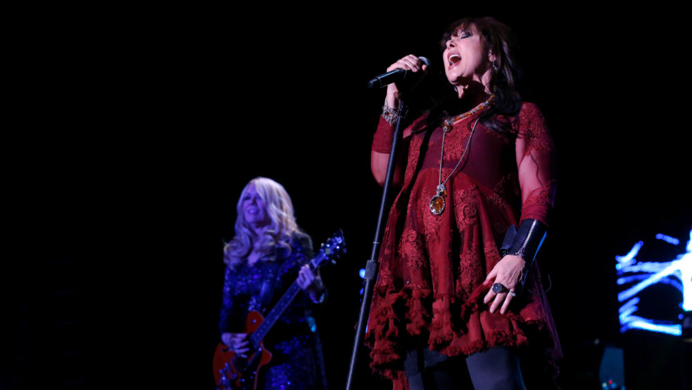 ann-and-nancy-wilson-of-heart-perform-at-the-forum-in-inglewood