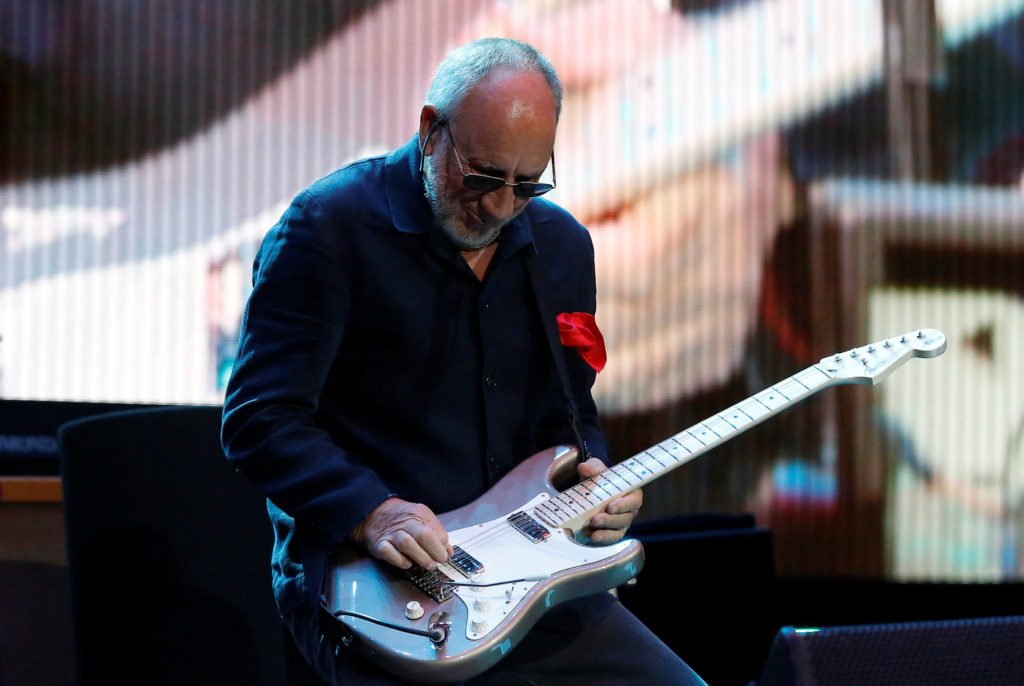 townshend-of-the-who-performs-at-desert-trip-music-festival-at-empire-polo-club-in-indio-2