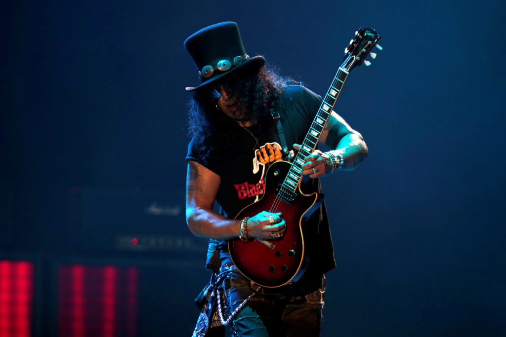 slash-lead-guitarist-of-u-s-rock-band-guns-n-roses-performs-during-their-not-in-this-lifetime-tour-at-the-du-arena-in-abu-dhabi-4