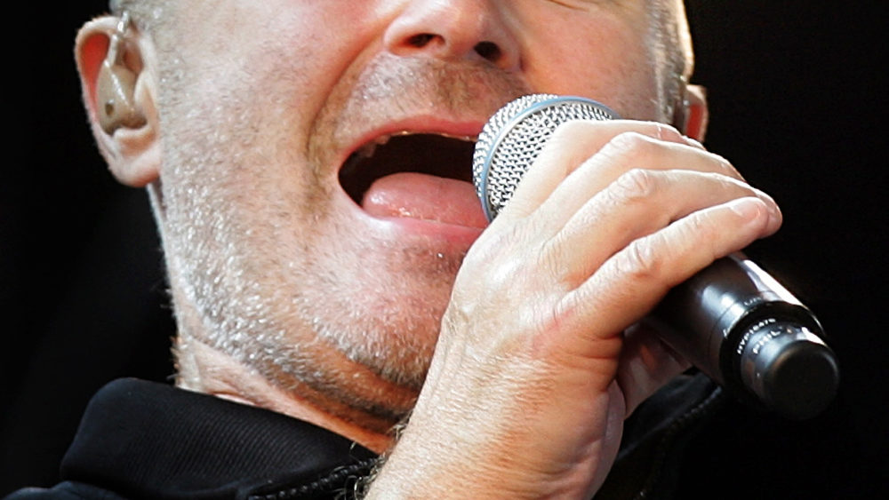 genesis-lead-singer-phil-collins-kicks-off-their-north-american-tour-in-toronto-5